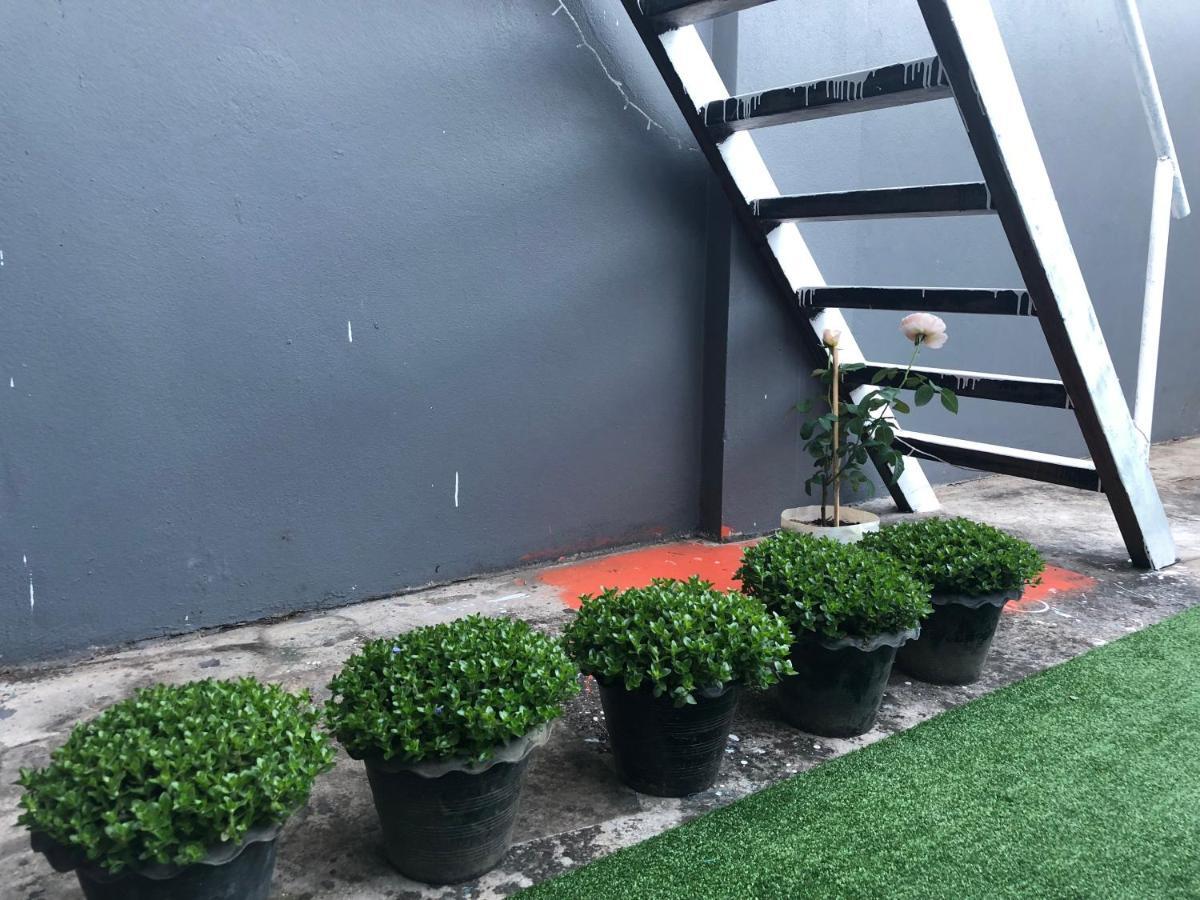 Znap'S Hostel & Cafe Chiang Mai Exterior photo
